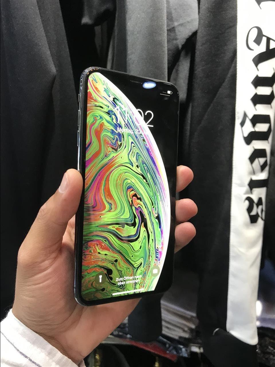 iPhone-XS-Max-