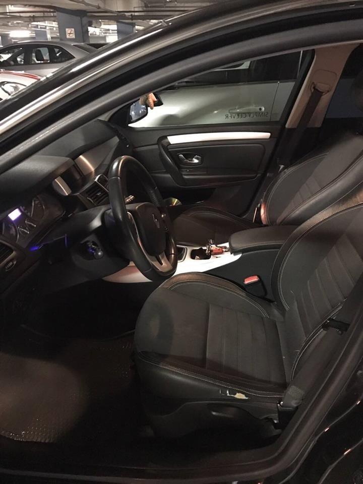 Renault-Laguna-----