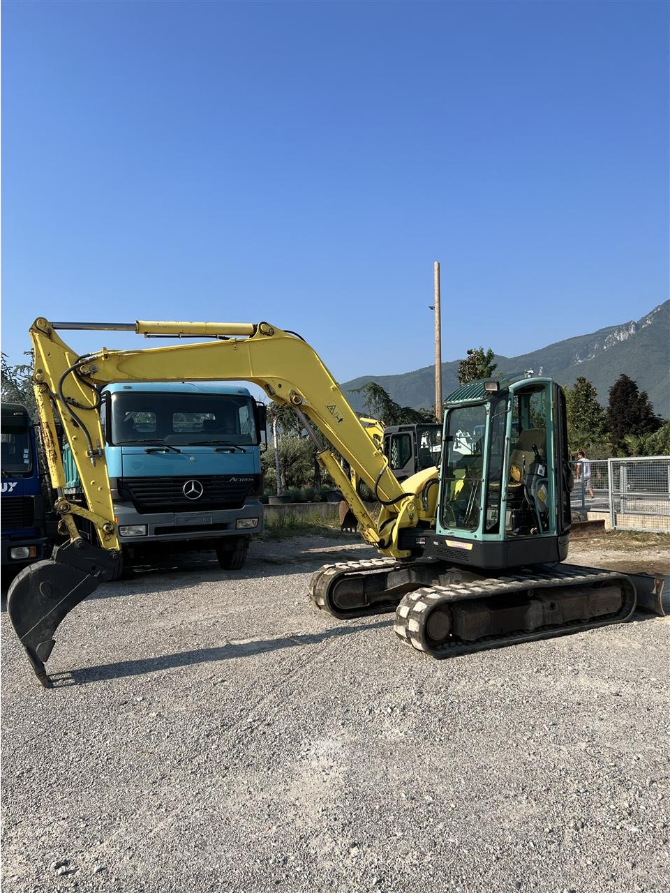 Yanmar-Vio75-2009-049819810