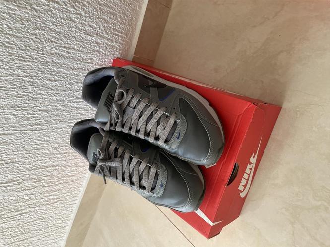 Nike 2