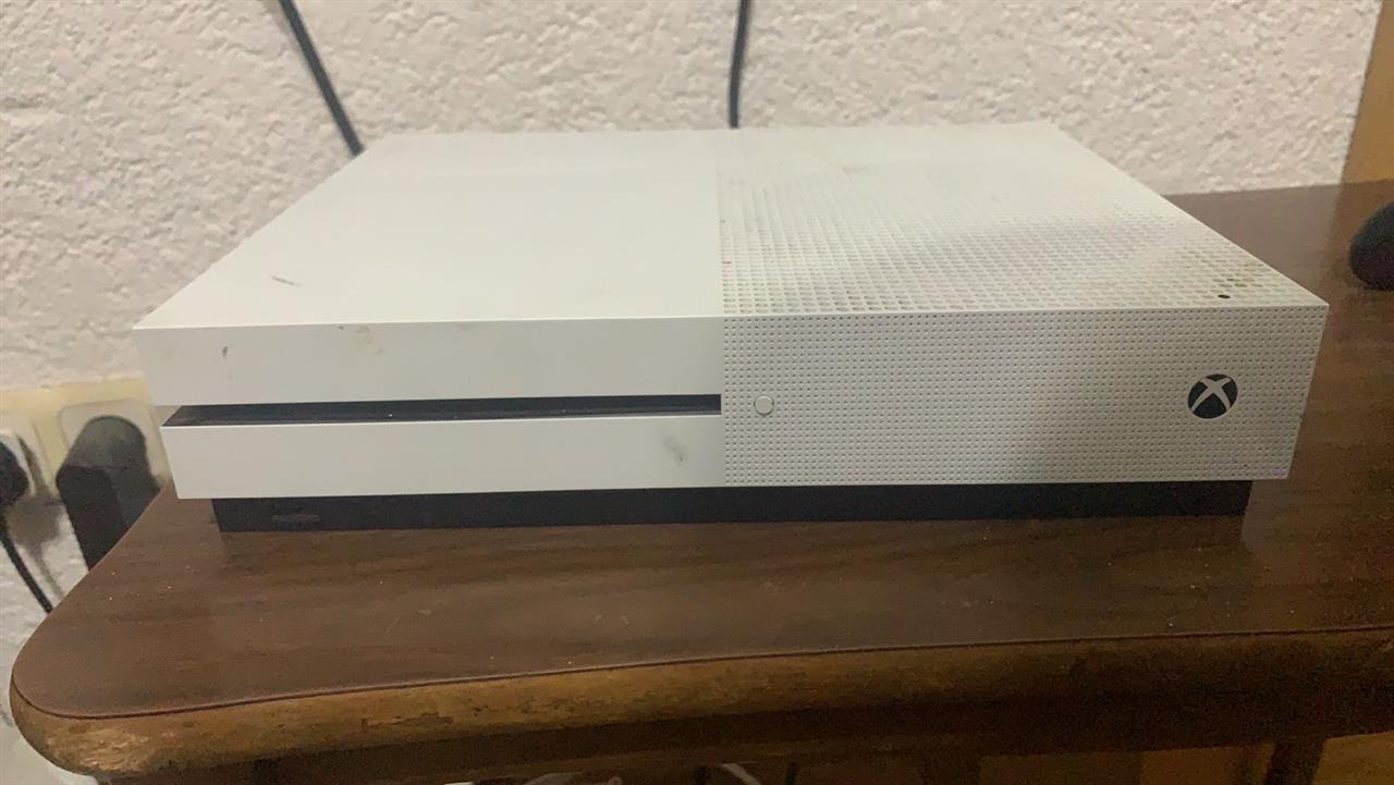 Xbox-One-S-