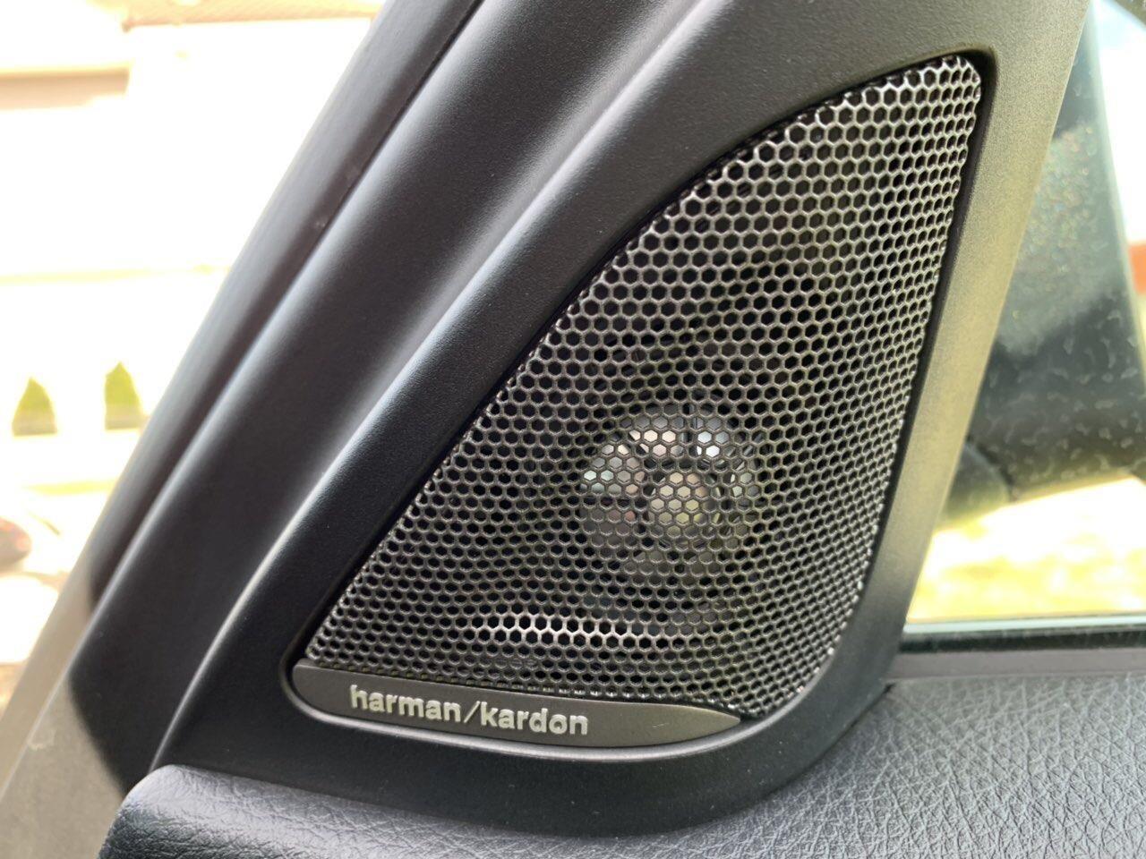 BMW-320
