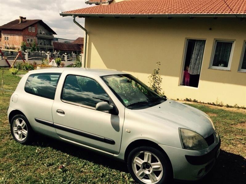 -Renault-Clio
