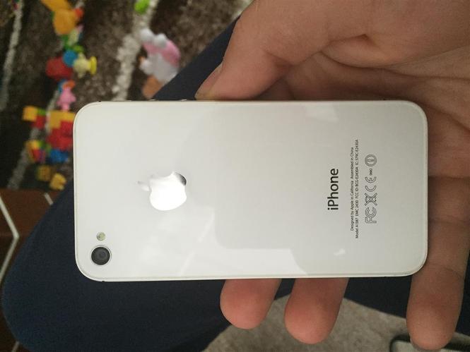 Iphone 4s shitet