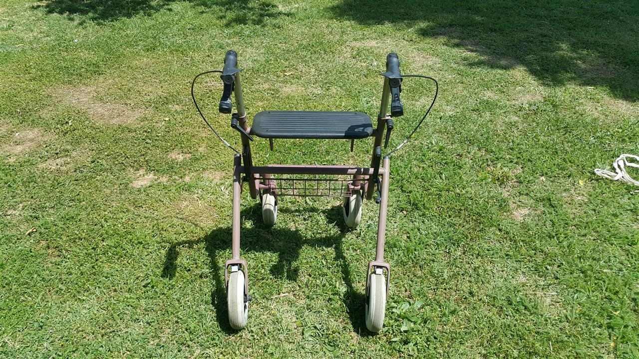 Karrocë-për-invalid--e-përdorme--40-