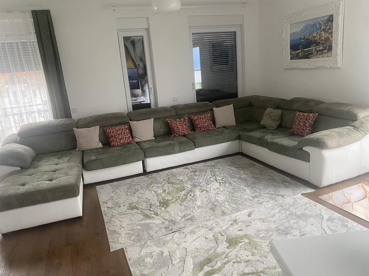 Divan-per-sallon-kthes