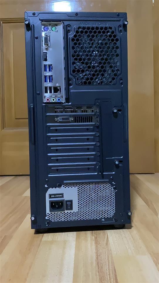 mikrofon-studios-dhe-pc-