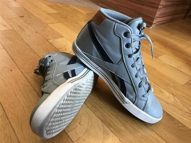 Reebok Grey