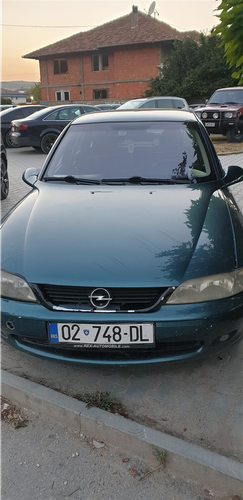 Opel Vectra 2.2 