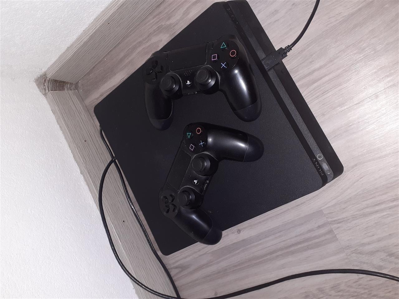 PS4-
