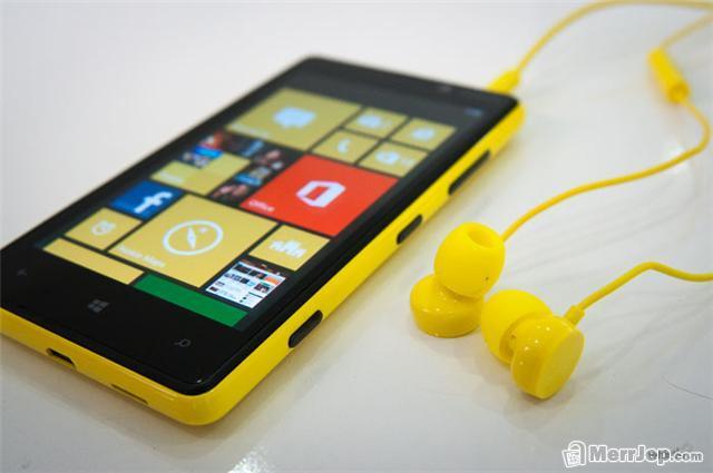 Nokia Lumia 820