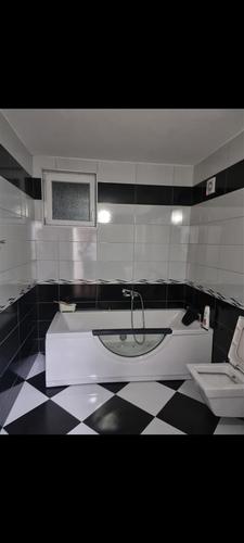 JAKUZZI