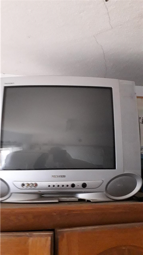 Shitet "televizori"