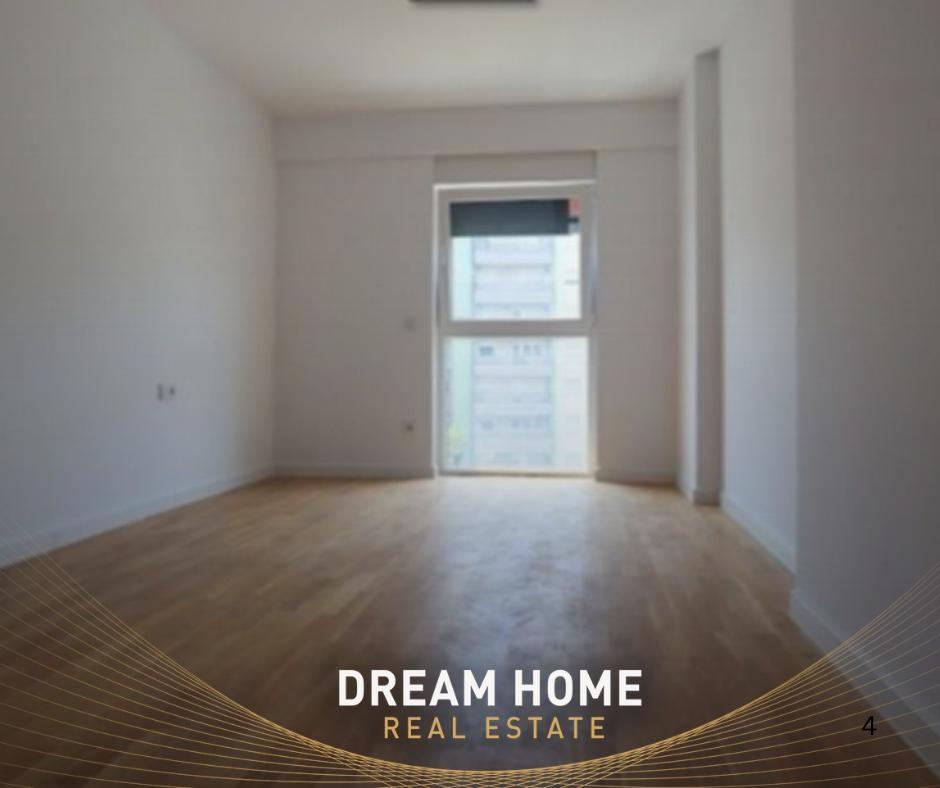 Ofrohet-me-Qira-Banesa-102m2-per-Zyre-te-Rruga-C-DREAM-HOME