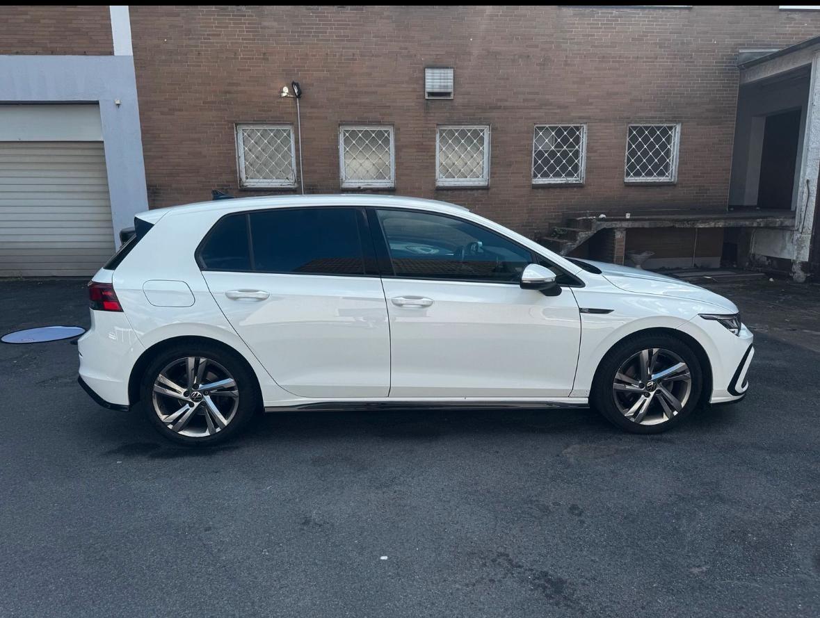 Golf-8--Rline-Automatik-2-0-150ps