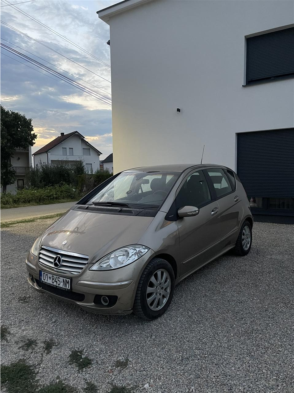 Shitet-Mercedesi-2-0-dizell-rks