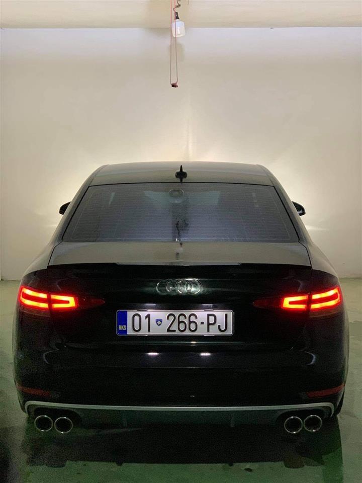 Audi-A4-2-0-2016-