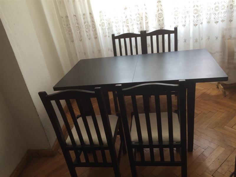 Tavoline-buke--Tryezari-