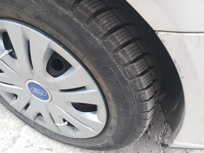 Shitet ford fokus
