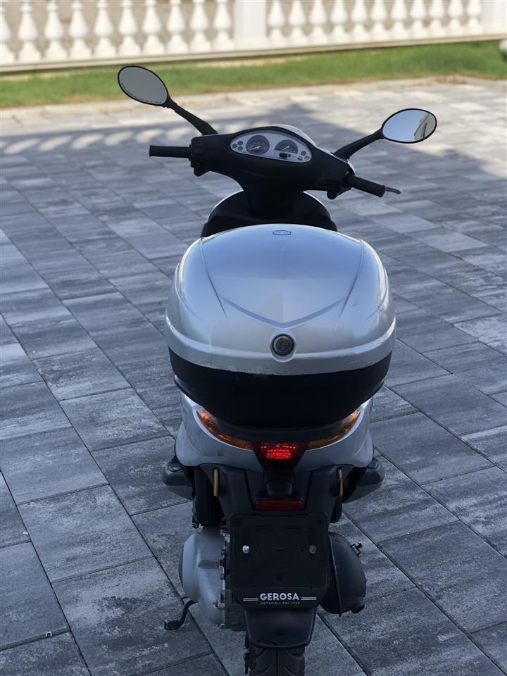 Piaggio-fly-