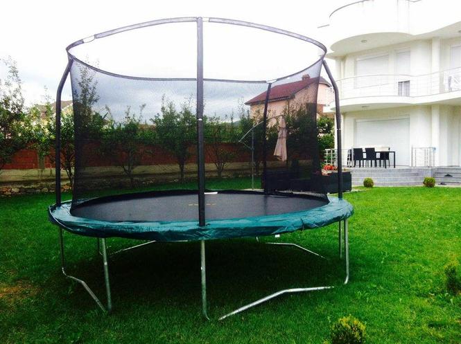Shes Trampolinin