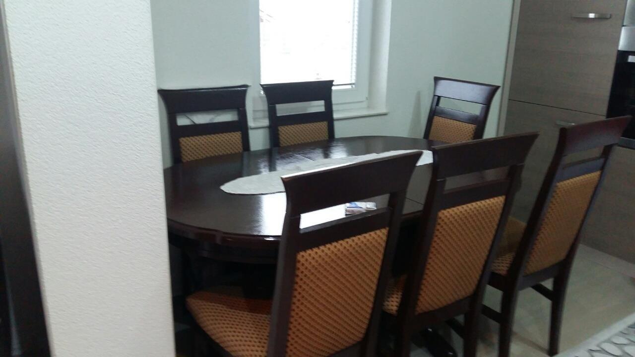 Frigorifer-Tavolin-e-bukes