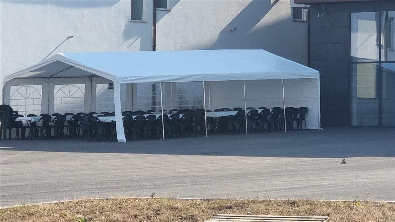 Tenda-Karriga-Tavolina-me-Qera