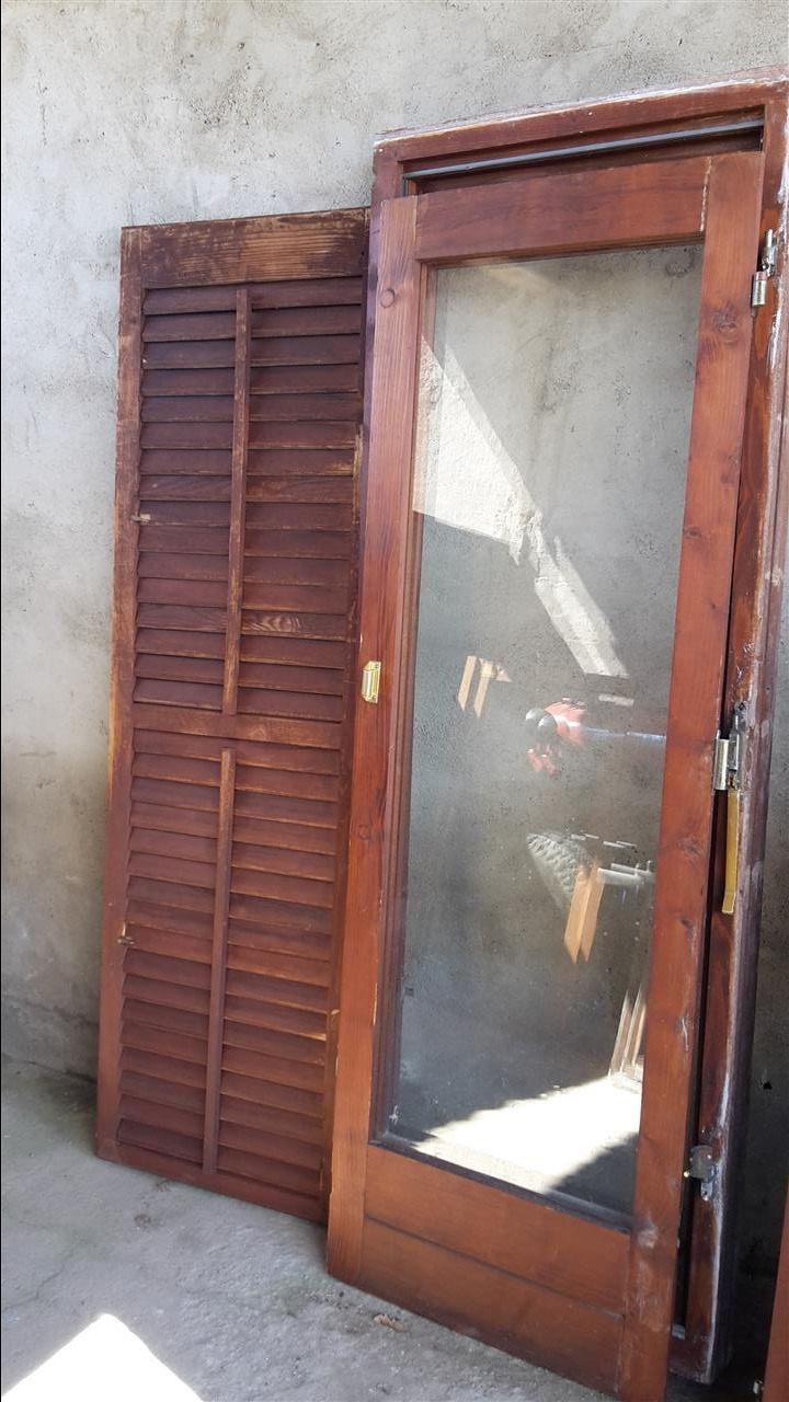 Dera---Dritare-