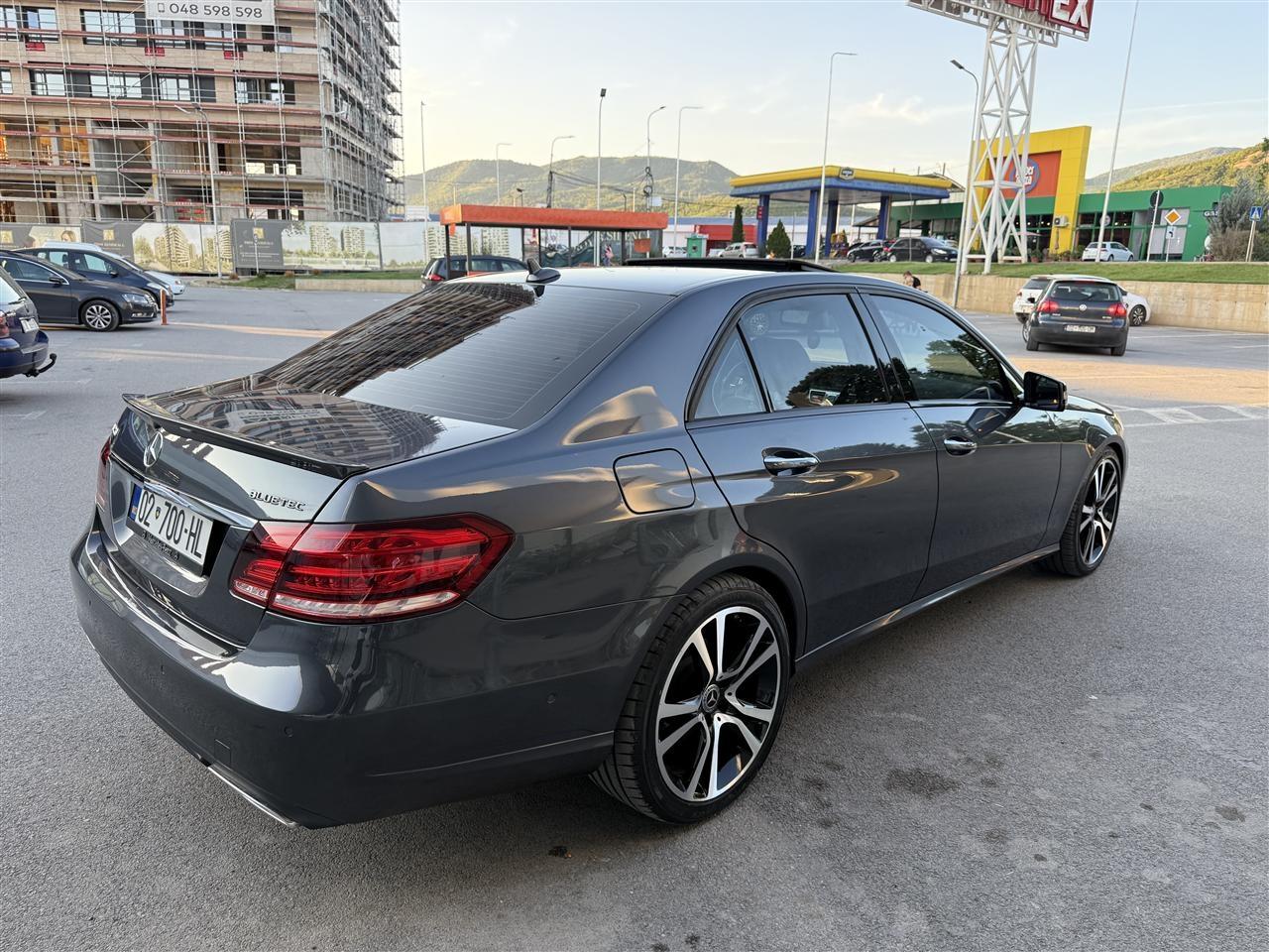 MERCEDES-E220