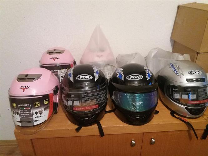 Shiten helmeta te ndryshme