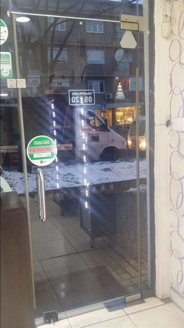 Shitet-Dera-e-gjamit-per-Lokal