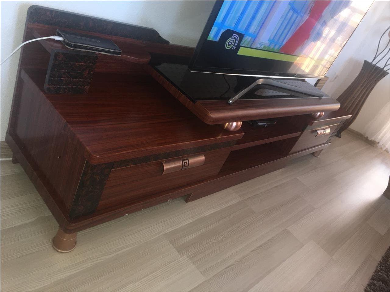 Komodë-per-TV