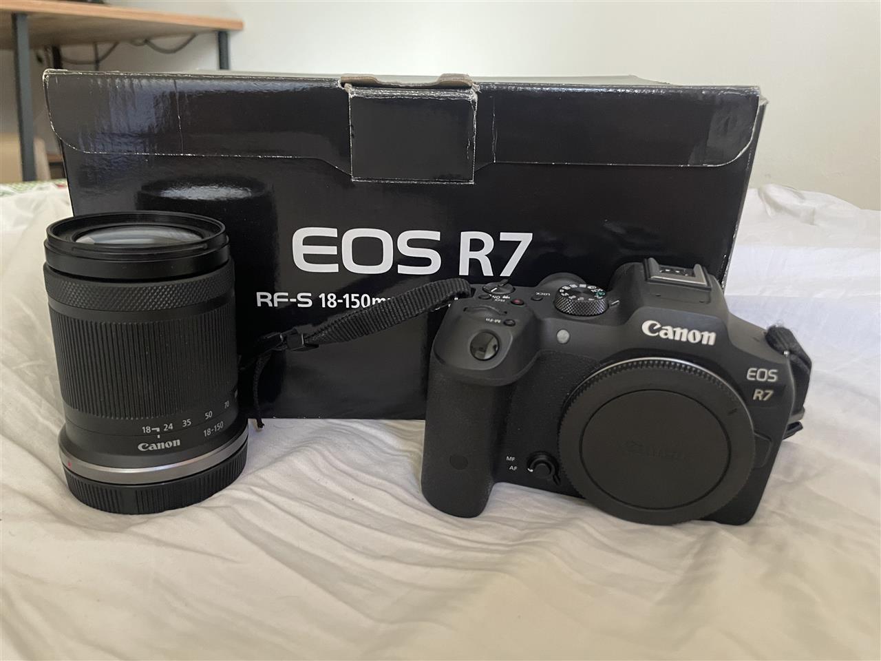 Canon-EOS-R7