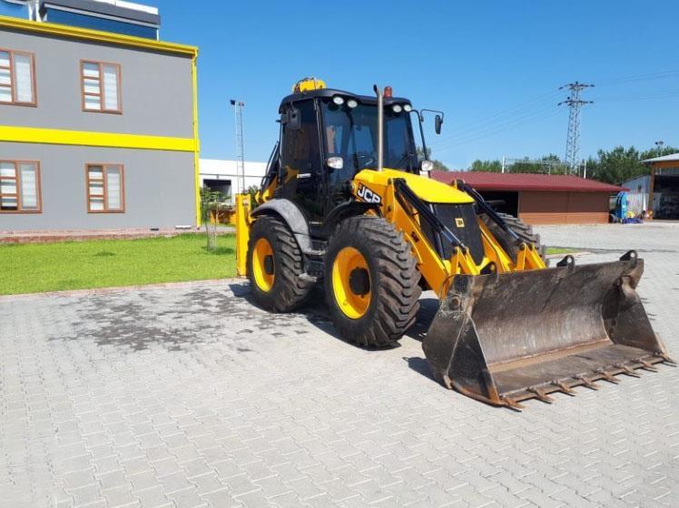 -JCB-4-CX---2016