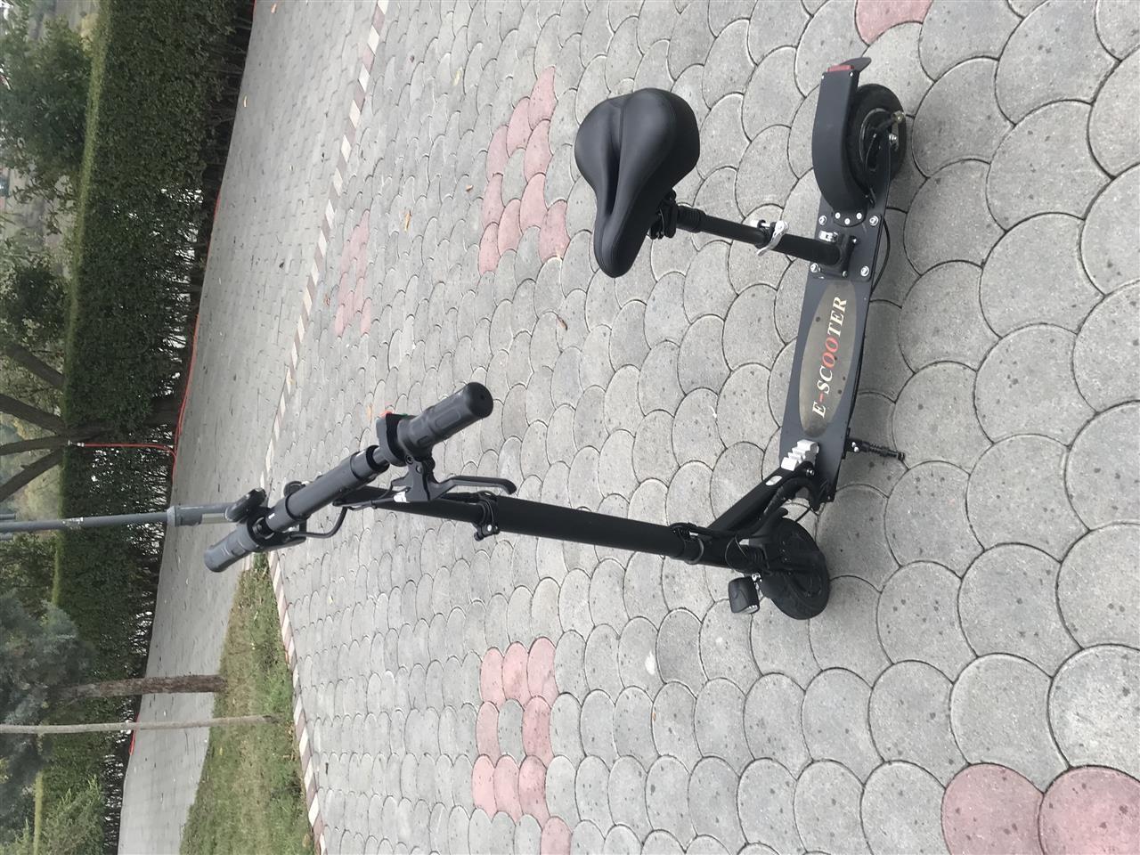 E-Scooter-me-removable-ulëse-