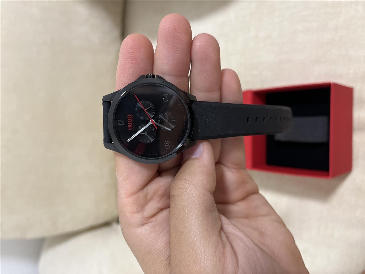 Hugo risk store watch