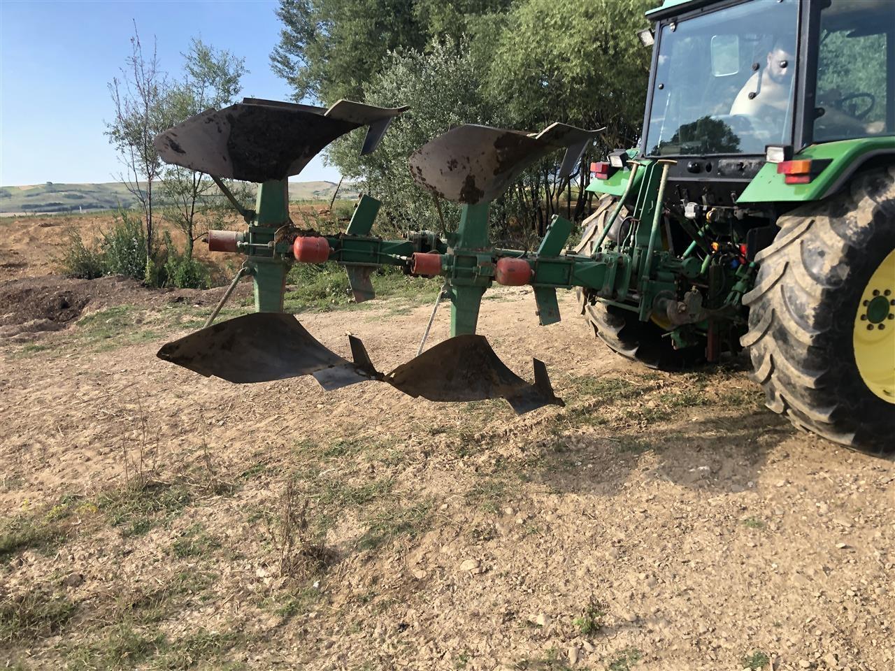 Pllug-per-traktor