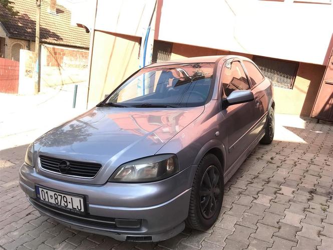 Opel Astra 2004