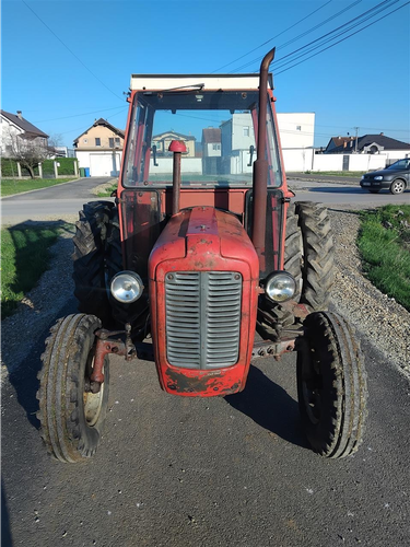 Traktor imt 539