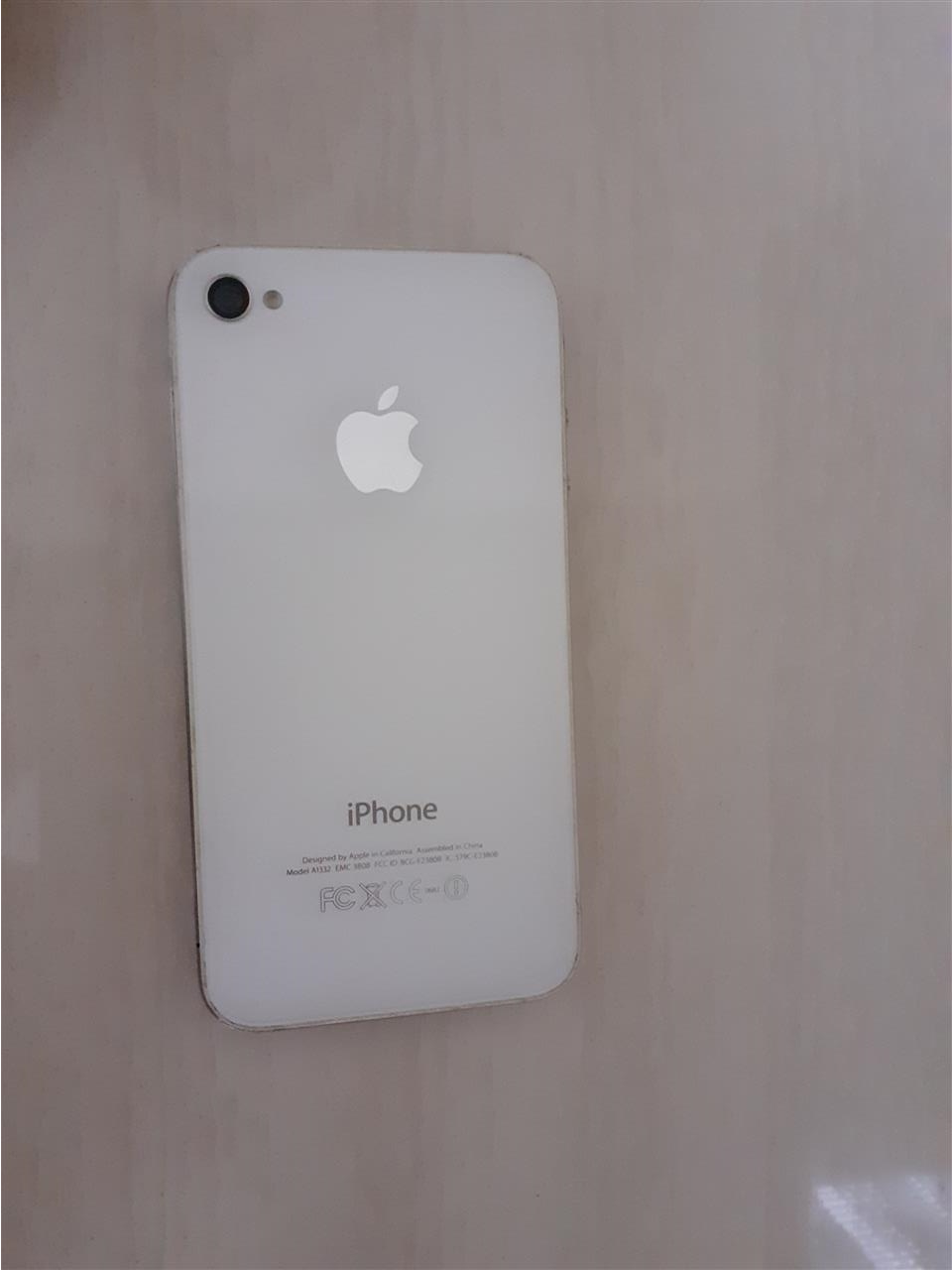Shes-iphon-4-