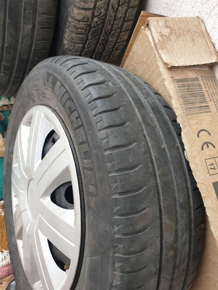 Shes-goma-me-bandasha--ne-gjendje-te-mire-195-65-15