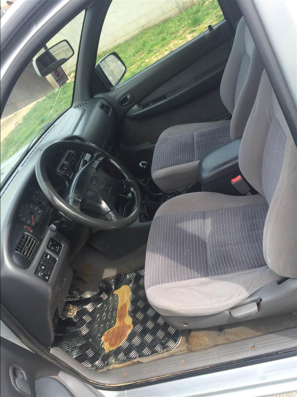 Mazda-B2500