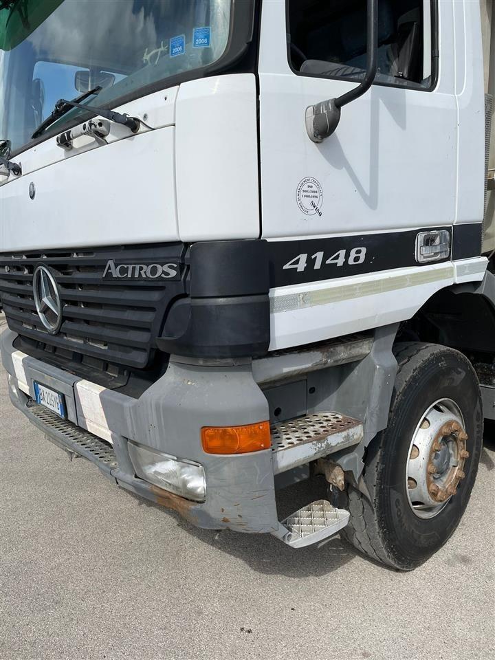 Actros-4aks