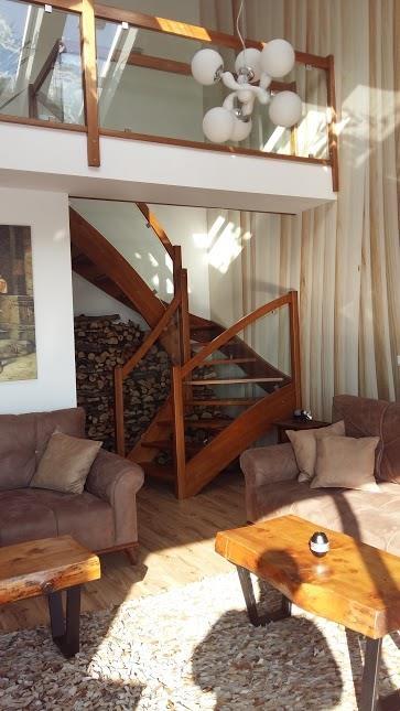EXTRA--PENT-HOUSE