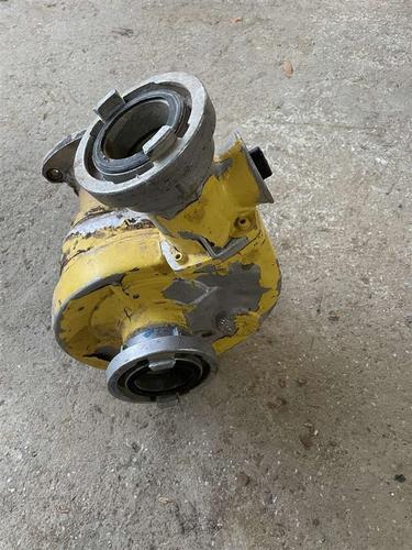 Pump e ujit per traktor