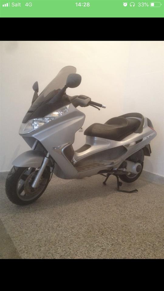 Piaggio-x8