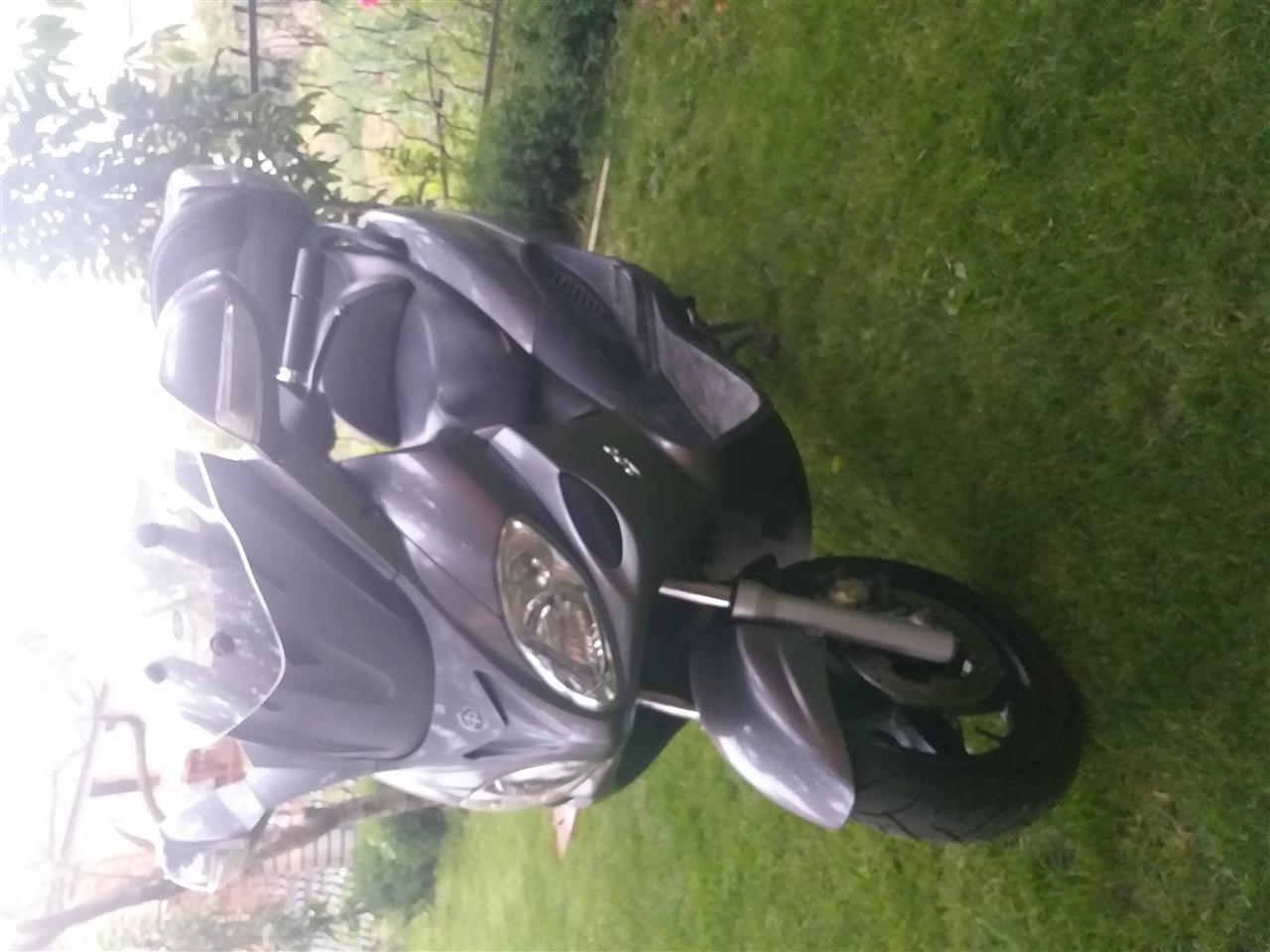 Shes-piaggio-x9