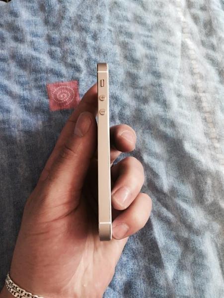 Iphone-5s-gold