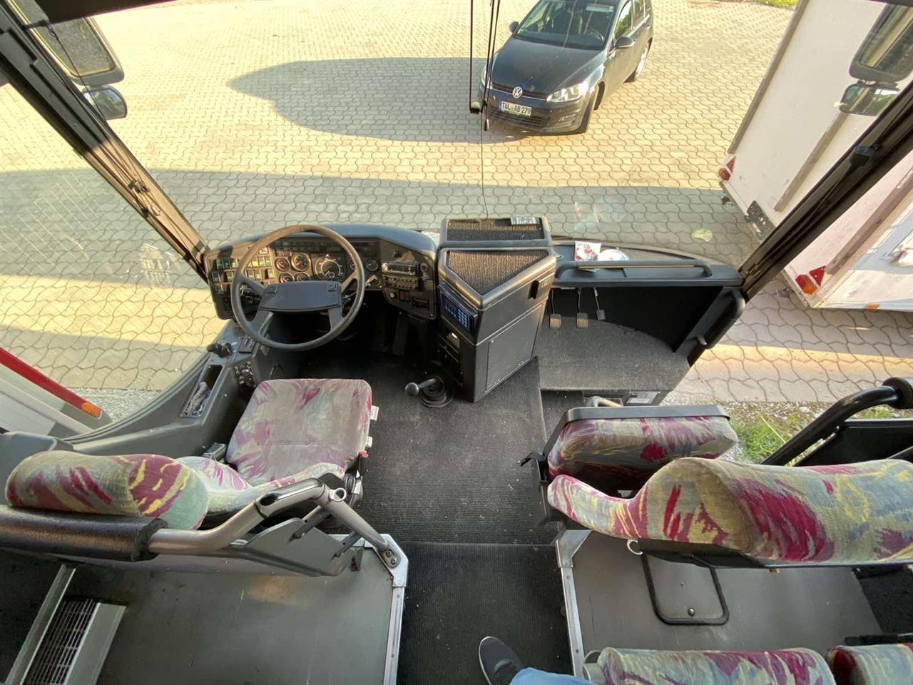 Autobus-Setra-315-Gt