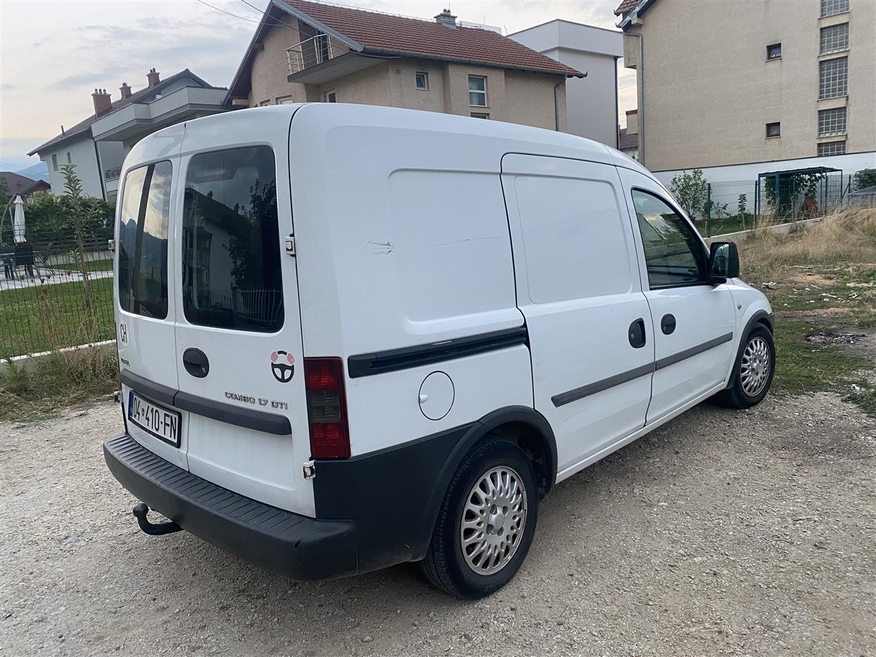 Pikapi-opel-combo-
